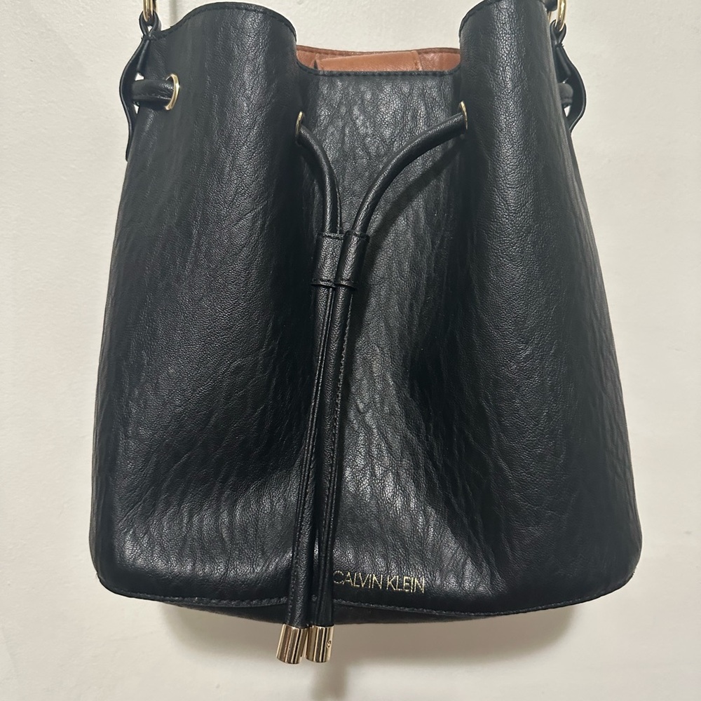 EUC Black CALVIN KLEIN GABRIANNA BUCKET SHOULDER BAG Purse